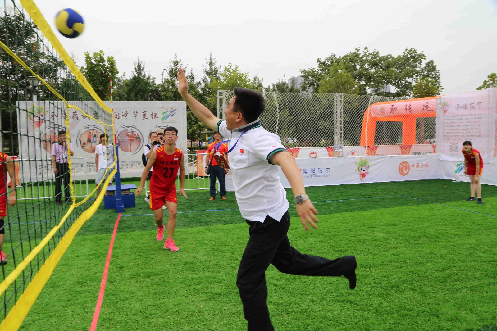 热爱体育的小伙伴们,热爱体育的朋友们视频