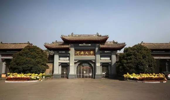 鼓楼夜市和西司夜市分别在哪,鼓楼夜市和西司夜市哪个好