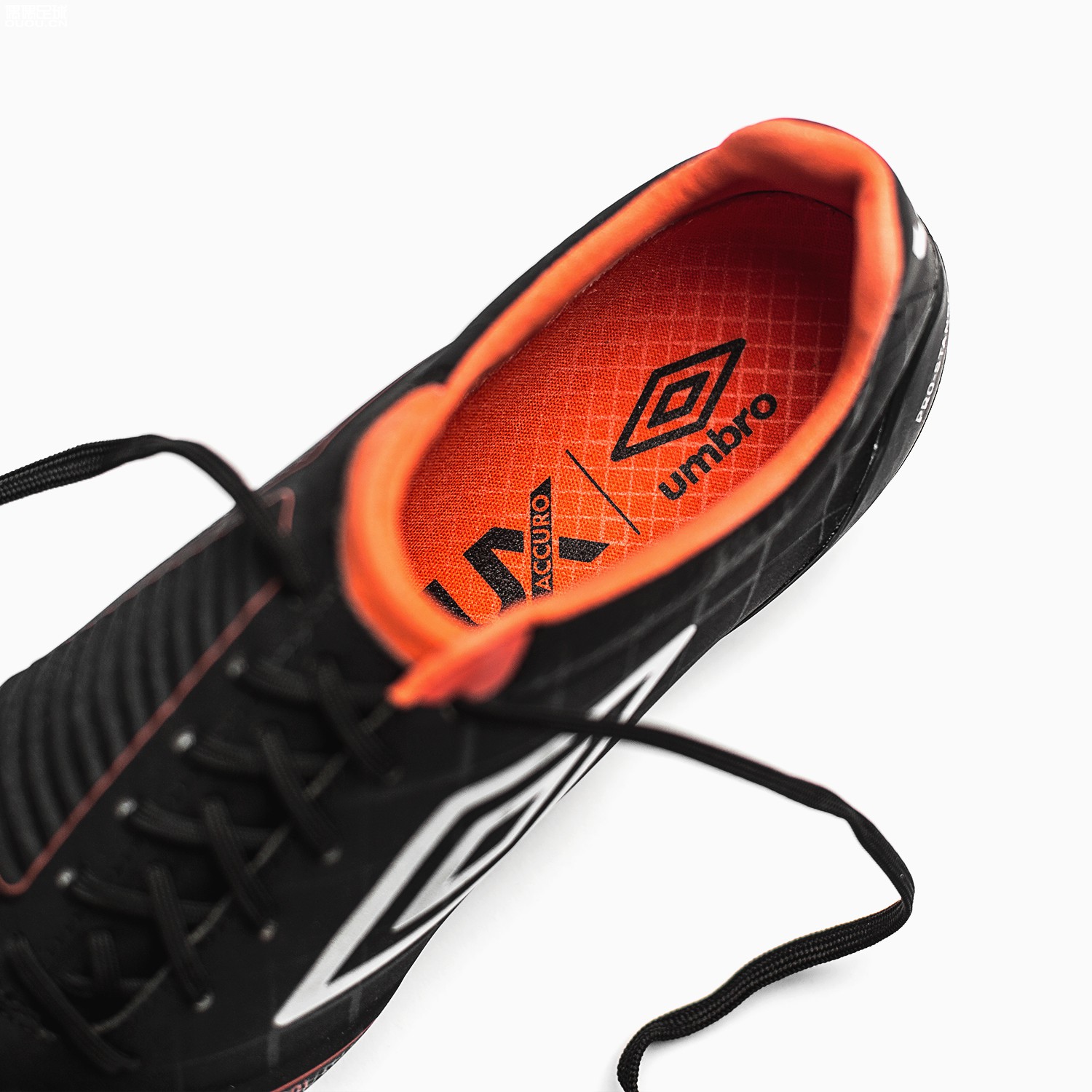 茵宝足球鞋accertor测评,茵宝uxaccuro足球鞋