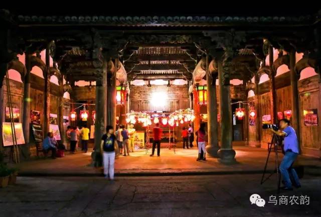 义乌这座老宅横梁的小鱼会变色，随天气一变一个准，你说神不神？