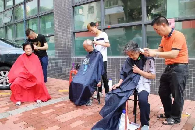 海珠|寻回老时光，再来体验一把摇着蒲扇看露天电影的滋味吧