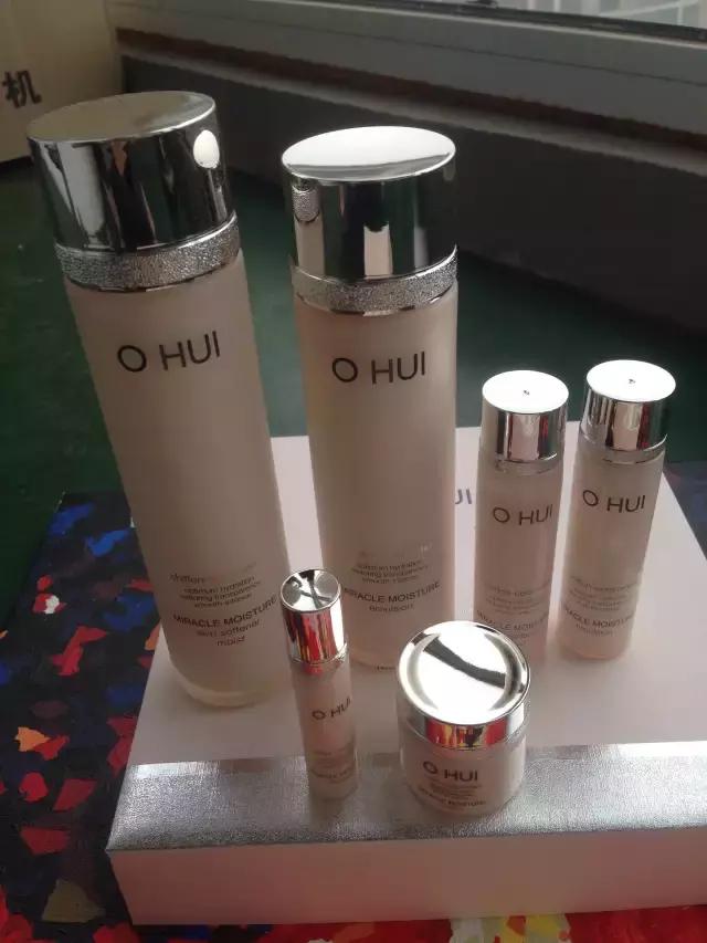 ohui粉色套盒,ohui粉色水乳套装