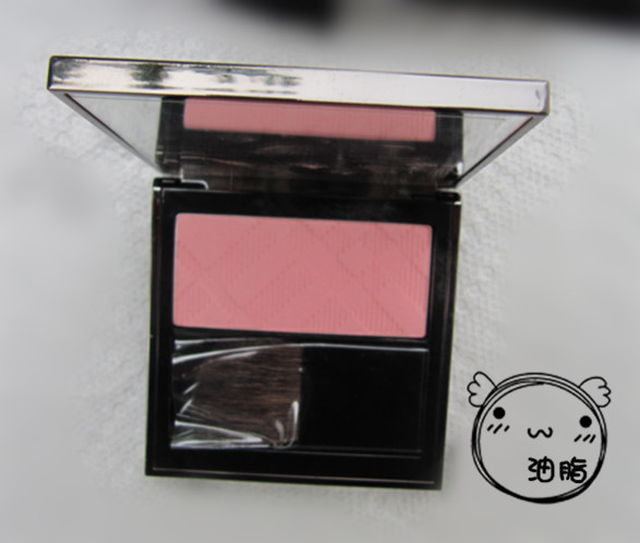 巴宝莉彩妆是轻奢还是高奢,burberry彩妆推荐