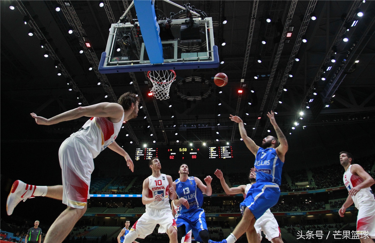 场均2.5记三分,场均2.8分