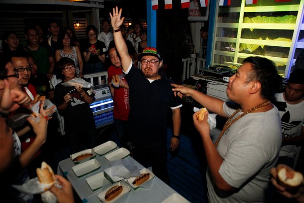 足球比赛首战告捷,2016年11月26日足球比赛