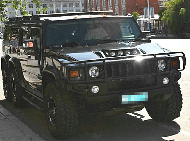 偶遇一辆哈弗h6,偶遇一辆帅车标不常见