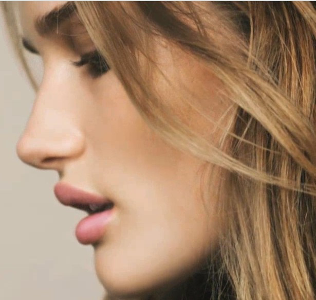 巴宝莉彩妆是轻奢还是高奢,burberry彩妆推荐