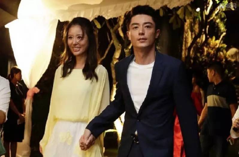 林心如小腹隆起,林心如发福肚子上都是赘肉