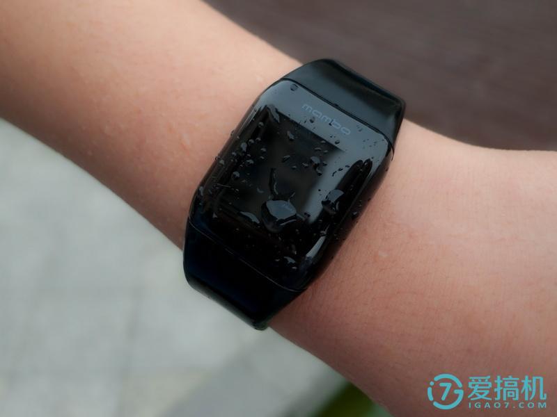 乐心运动手表充电,乐心运动手表显示实时数据