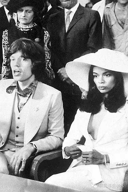 婚纱历史不过100多年，这些年那些令人惊艳的婚纱，你会对哪一款尖叫~