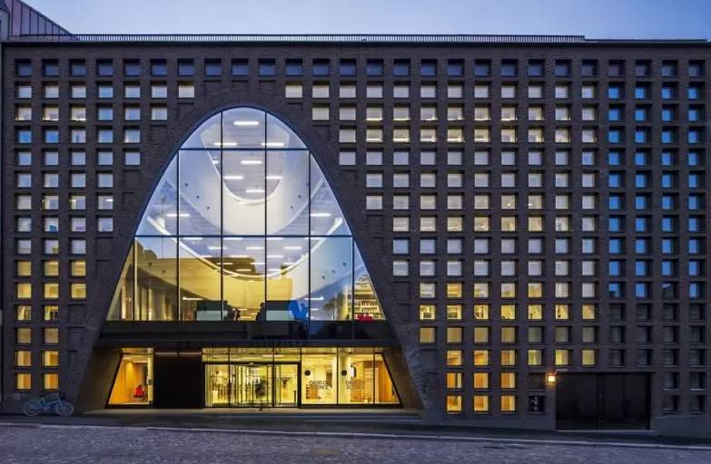 芬兰首都赫尔辛基,赫尔辛基24小时地铁