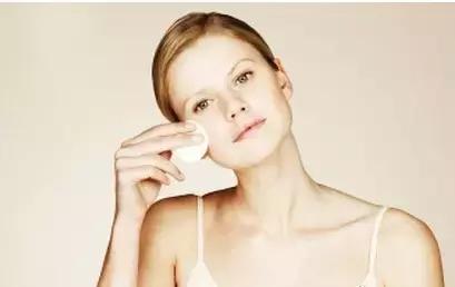 脖子长火痘是什么原因,后背脖子长痘什么原因