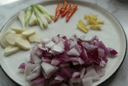 酱烧墨鱼仔冷菜摆盘,酱烧墨鱼仔做法大全