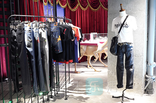 逛街试衣服快乐文案,逛街收获快乐文案