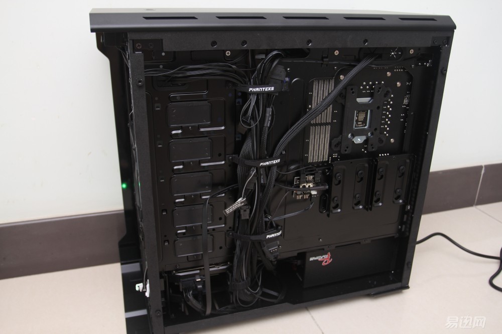 追风者515机箱可以装大主板吗,华擎b150装nvme