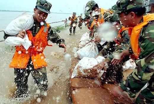 八一建军节热血铸军魂绘画,八一建军节热血铸魂