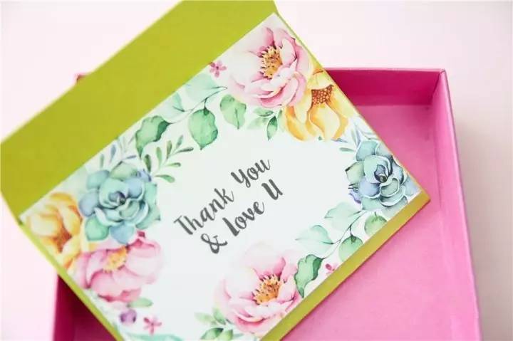 这张婚礼请柬有“毒”,还不速来围观!