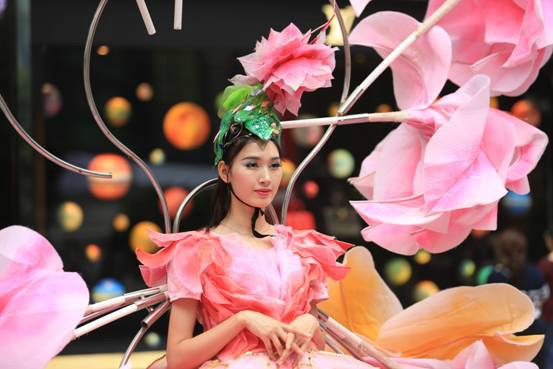 超多美图慎入！开神车，走丝路，这些不可思议的美景就在中国！