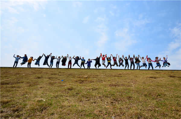 稻草人旅行有什么特色,稻草人旅行沙漠