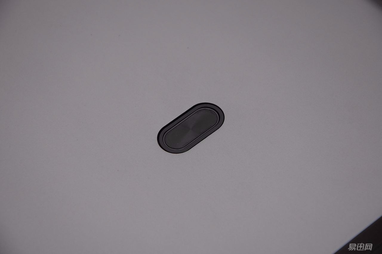 据说这板子和机箱搭配能释放洪荒之力