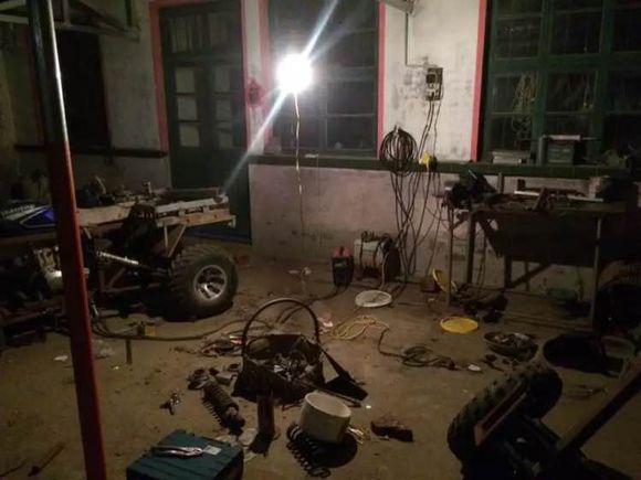 骑着摩托车去野钓,骑电动摩托车去钓鱼