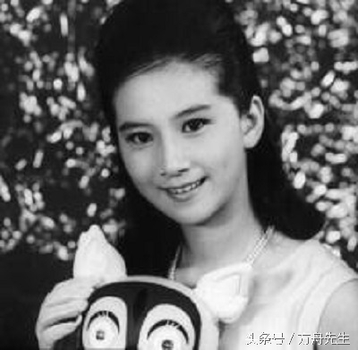 她曾和李小龙是荧幕情侣,香港上世纪女明星