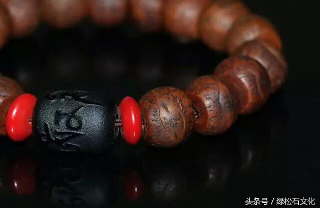 蜜蜡手串怎么佩戴男士,男士佩戴和田玉手串效果