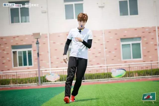 鹿晗大张伟薛之谦综艺节目是什么,鹿晗大张伟最新消息