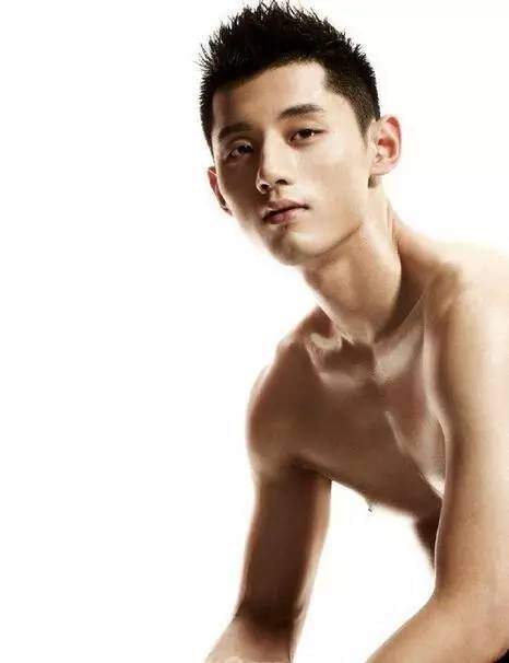 刘国梁能打得过张继科吗,张继科首战用我有我必胜刘国梁