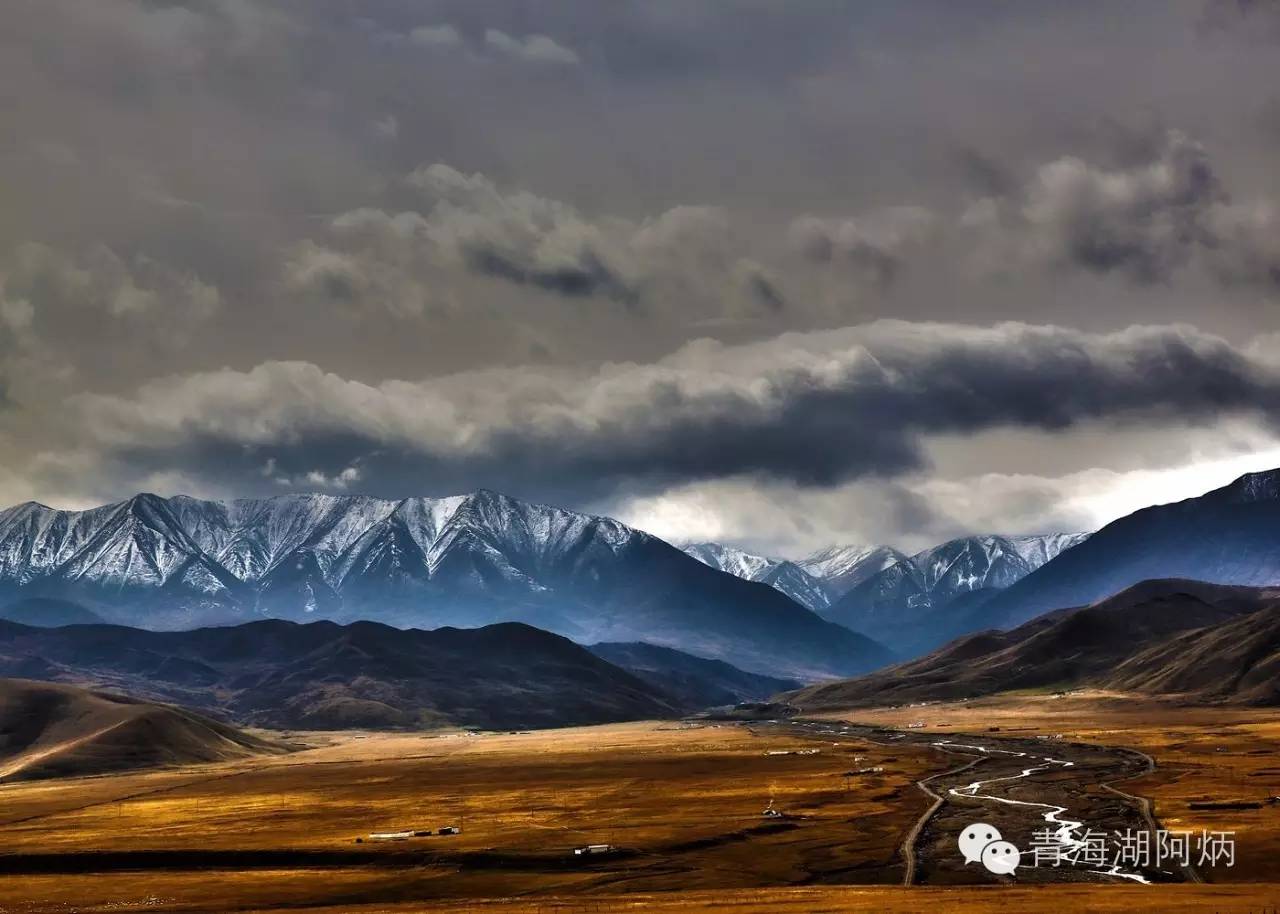 青海湖和沙坡头哪个更值得去,12月青海湖值得去吗
