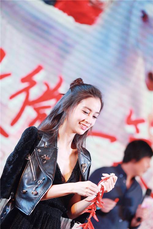 angelababy美貌出场,angelababy美爆的视频