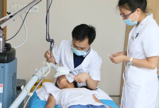 寻乌县小鱼儿,小鱼儿护长江捐款活动