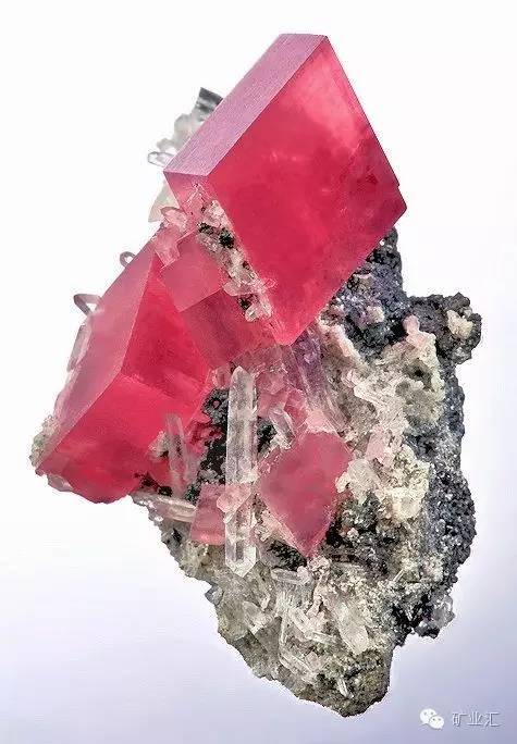 菱镁矿和菱锰矿,菱锰矿矿石图片