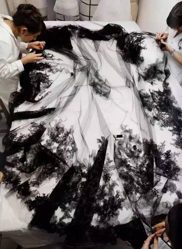 怎么判断一件衣服该不该留下来,怎样判断一件衣服值不值得买