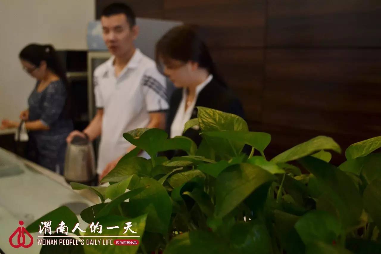 渭南人的一天No.20：90后汽车销售员，用双手拼出蓝天