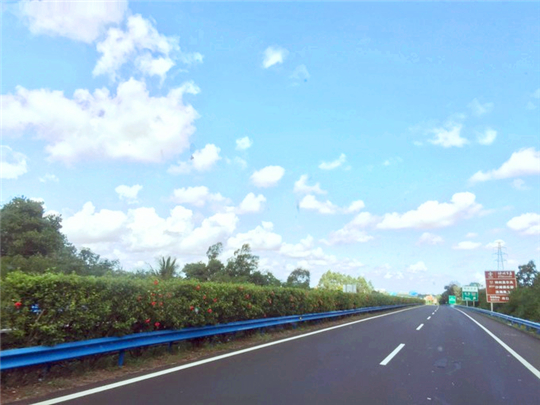 三亚旅行结婚纪念日,小两口结婚纪念日在家过二人世界