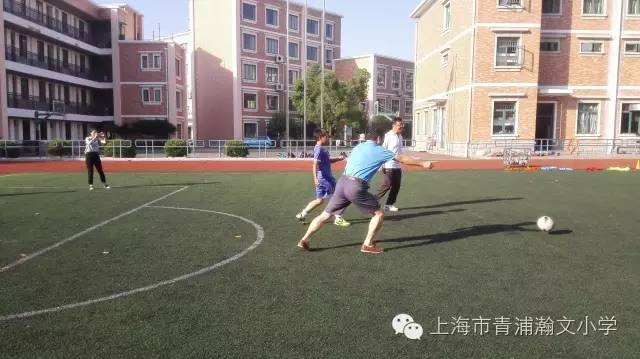 区县教育瀚文识才，前申花队队长刘军等专家来校指导学校足球工作