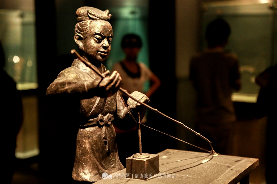 寰行中国，我在荆州古城学楚绣