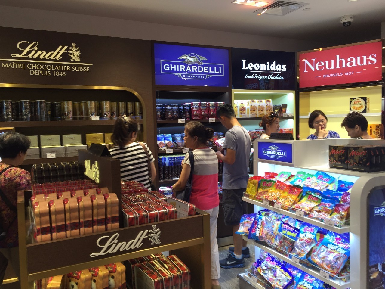 上海哪个免税店买后最便宜,上海最大的免税商场在哪里