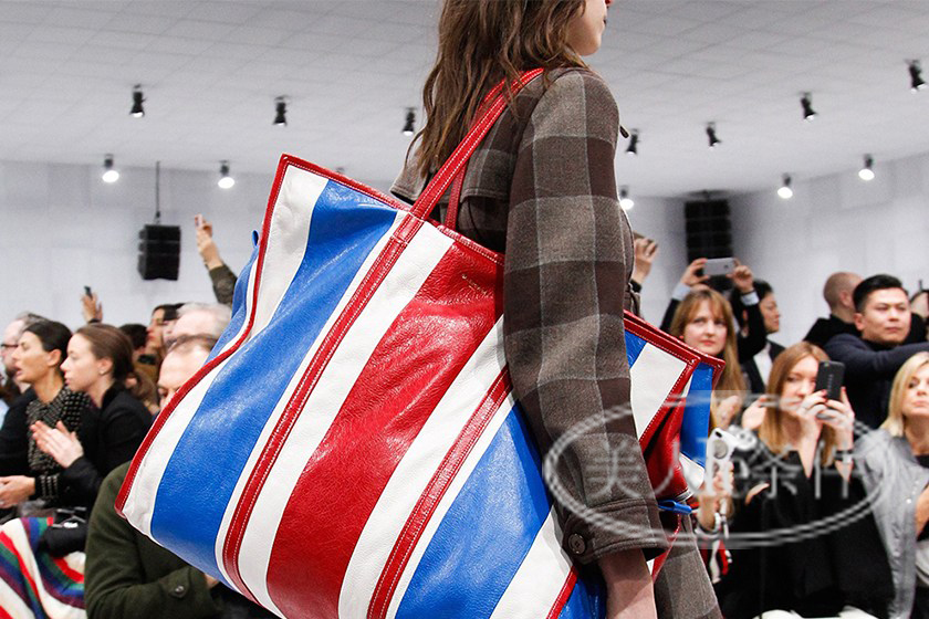 美酱周报｜秋冬新包，小心避开丑到炸裂的款