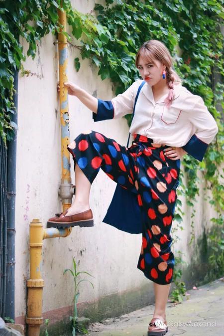 一件衬衫三种穿搭三种场合,男明星穿tb衬衫怎么搭