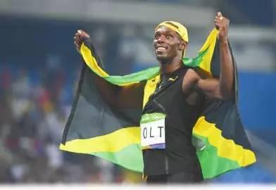 百米赛跑博尔特对战猛兽,百米飞人博尔特经典动作