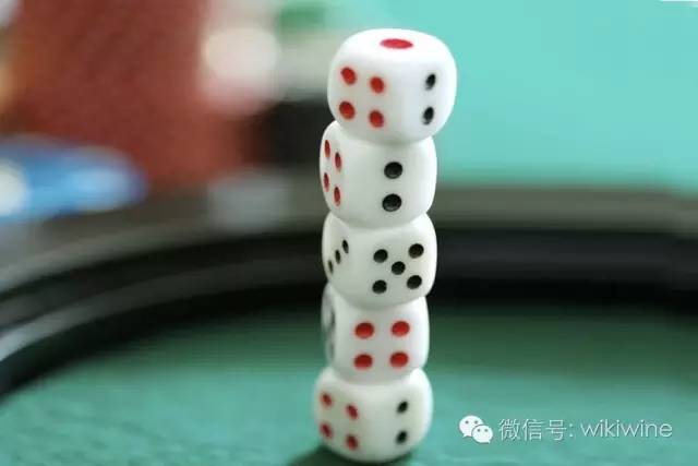 喝酒时可以玩的很多人的游戏,喝酒必玩的十大游戏