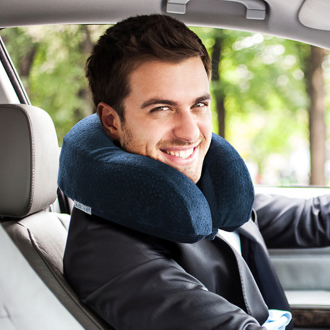 u型枕两种戴法都可以吗,u型枕的正确用法医生建议