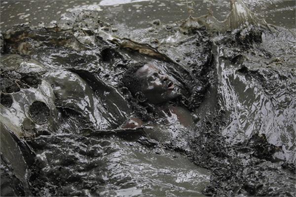 世界上非常残忍的仪式,世界上最奇葩的习俗