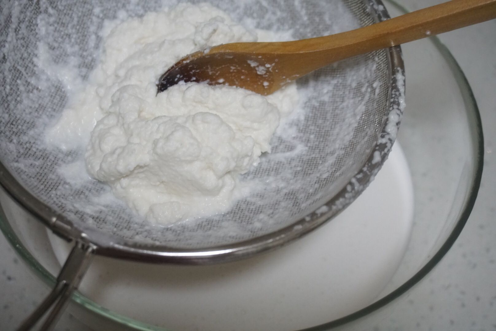 你在苍蝇馆子喝到的醇香又爽滑的花生露，咱在家用两元就能做一锅