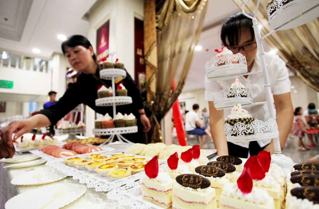 七夕单身联谊会,七夕一帮单身狗聚一起