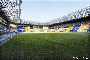 中国足球怎么发展？专业的球场只有可怜的五座！