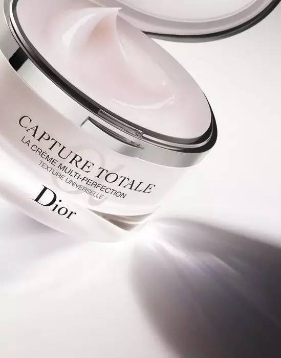 美妆榜单张天爱,资生堂品牌中国区护肤代言人黄轩