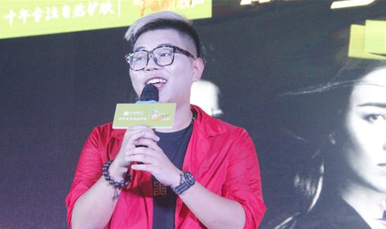 丁克森张卓含威亮相石家庄大展歌喉